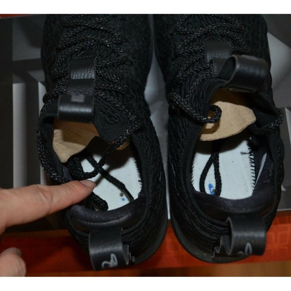 Nike Air Zoom Lebron 15 \